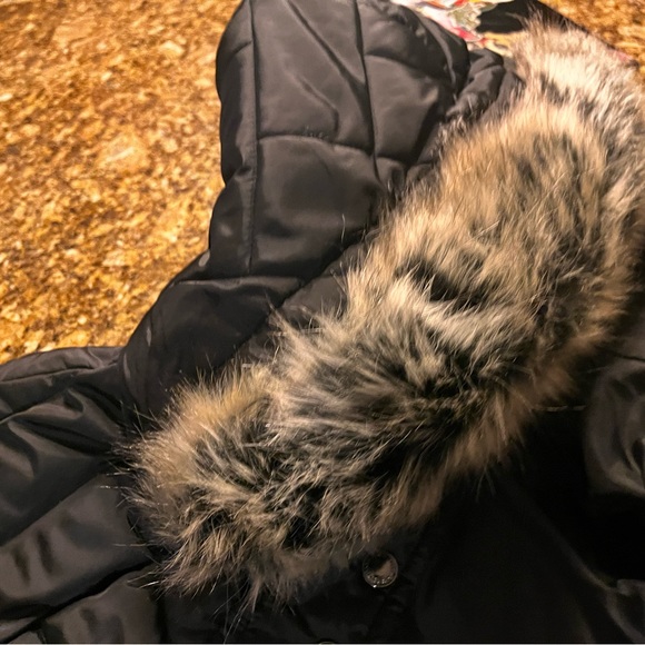 LONDON FOG Black Chevron Puffer Coat
Size M NWT - Picture 5 of 11